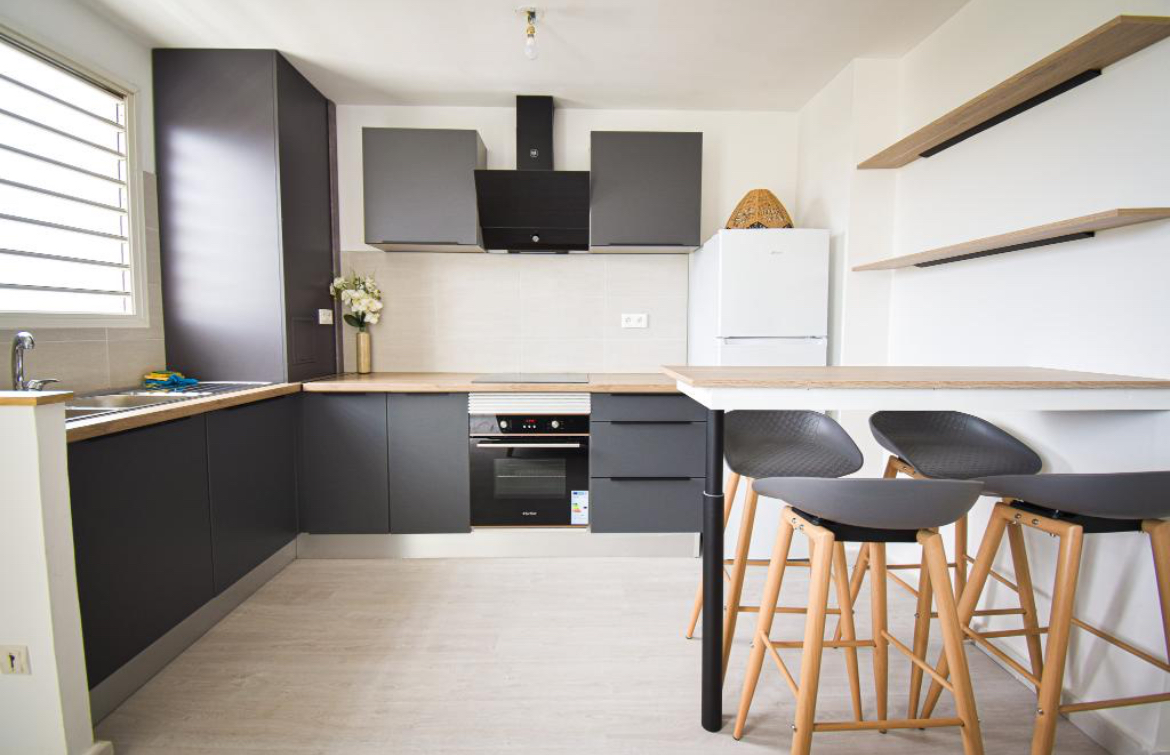 APPARTEMENT MEUBLÉ À SAINT DENIS